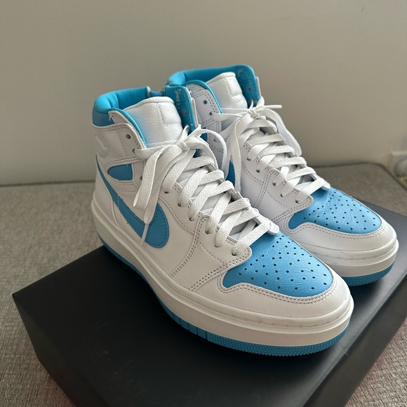 Woman’s Nike Air Jordan 1 Elevate High - Picture 2 of 4